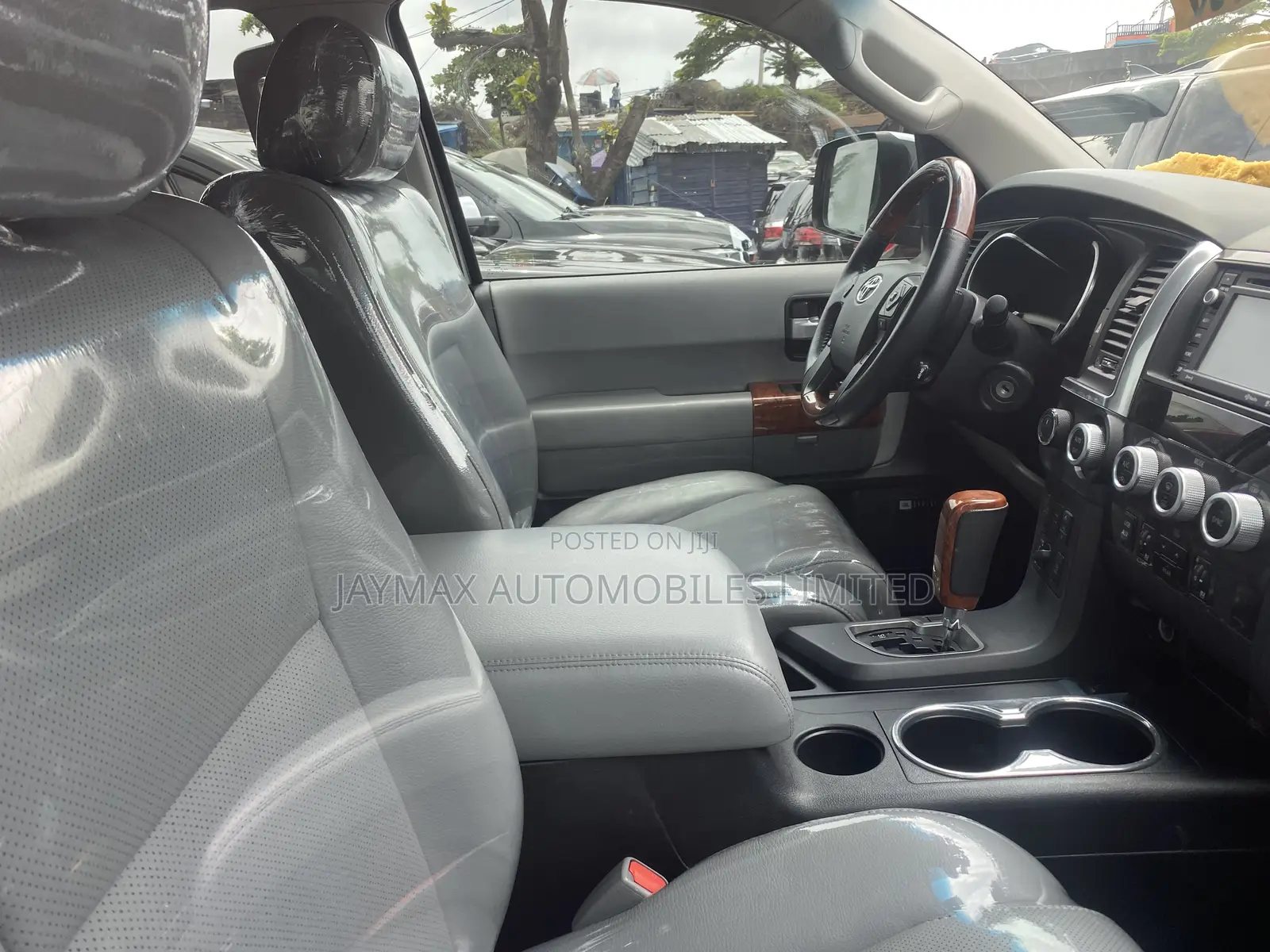 Toyota Sequoia Platinum 4x4 2018 Silver
