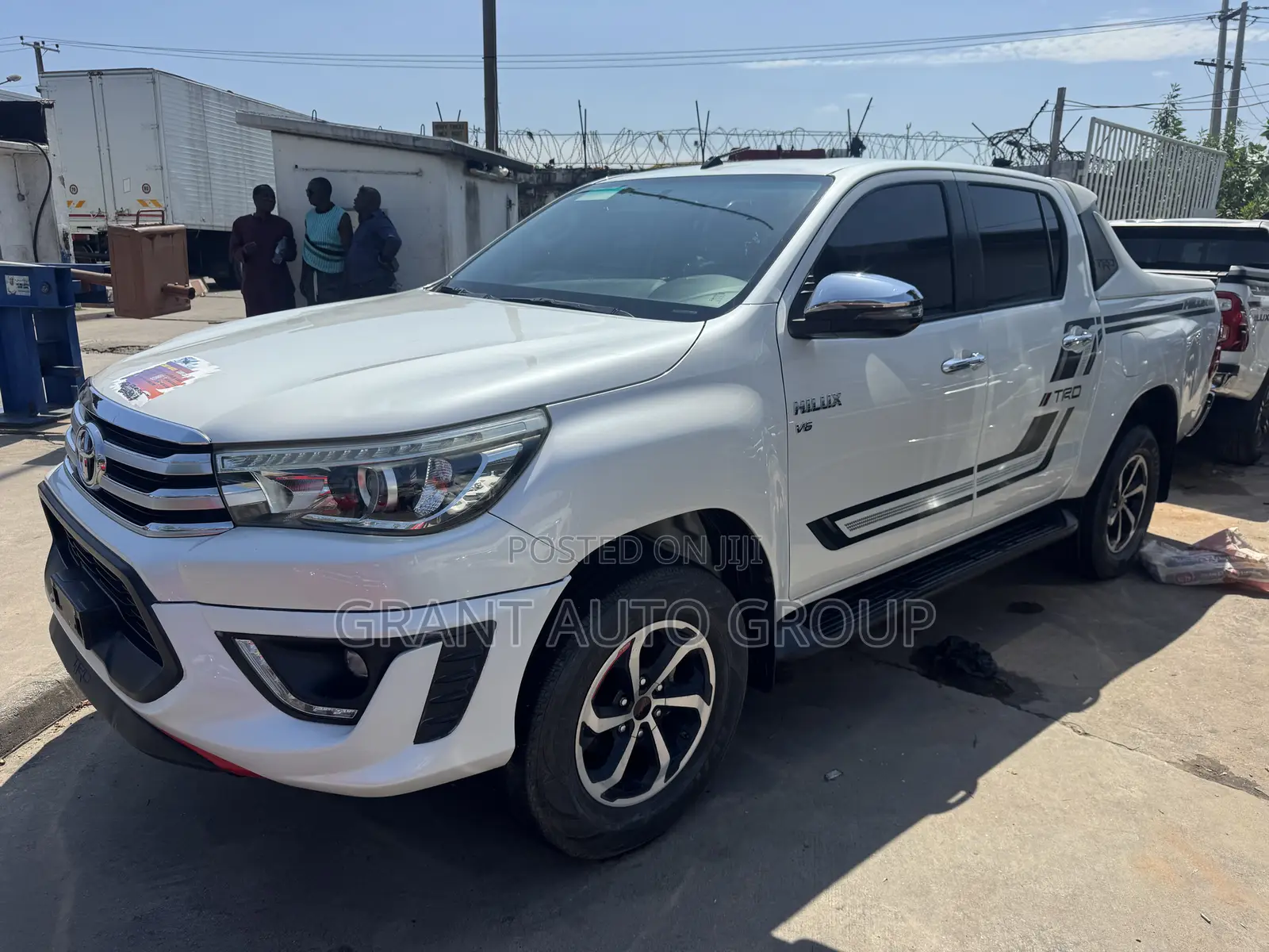 Toyota Hilux Rugged X 4x4 2019 White