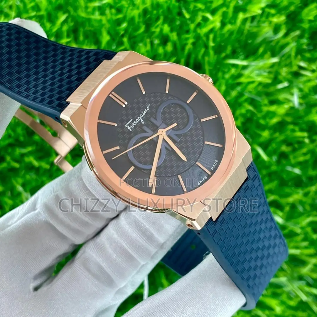 Ferragamo Quality Luxury Men Rubber Strap Wristwatch