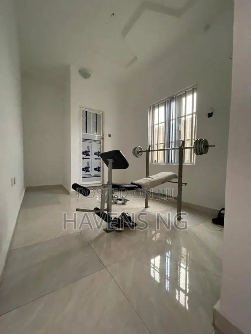 4bdrm Bungalow in Obio-Akpor for sale