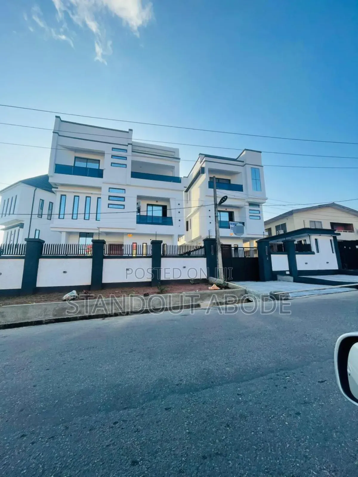 5bdrm Duplex in Inside A Gated, Omole Phase 2 for sale