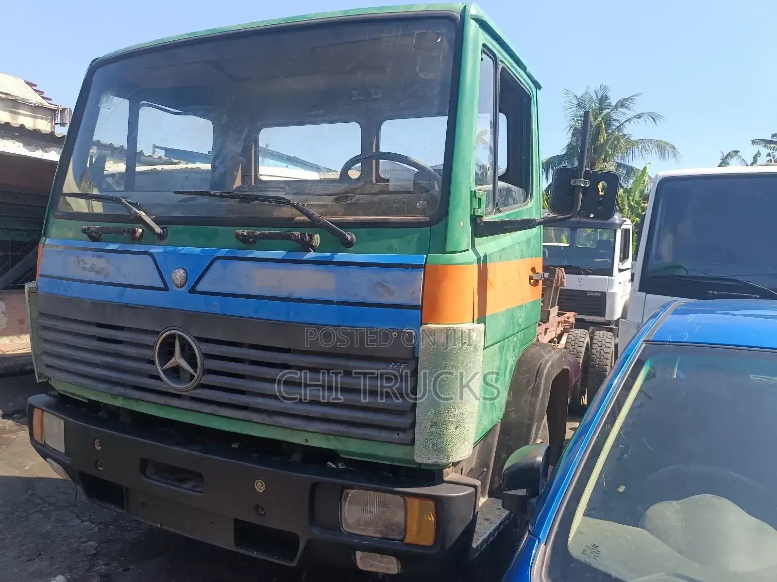 Mercedes Benz 8bolt Cap and Chassis Truck