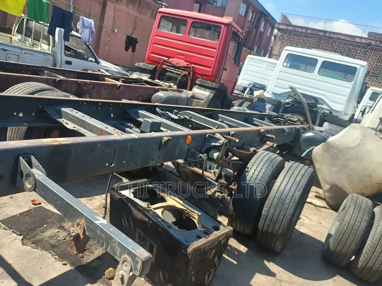 Mercedes Benz 8bolt Cap and Chassis Truck