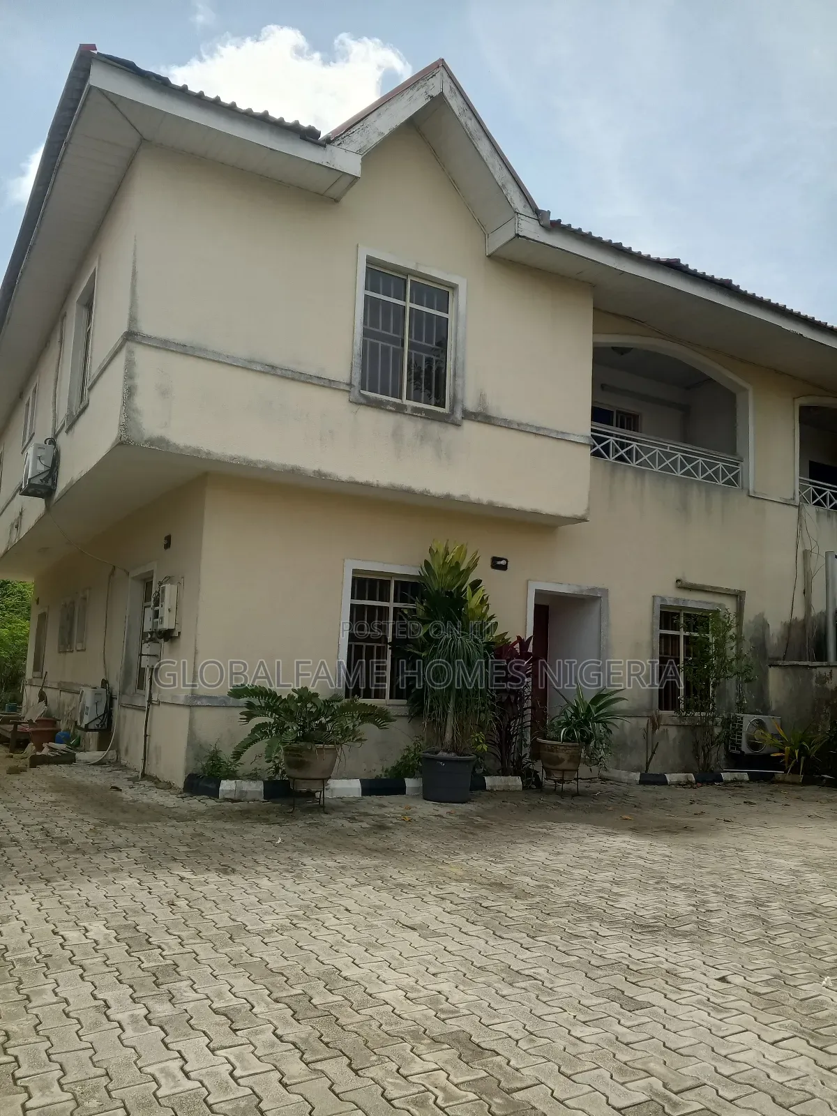 4bdrm Duplex in Crown Estate for sale