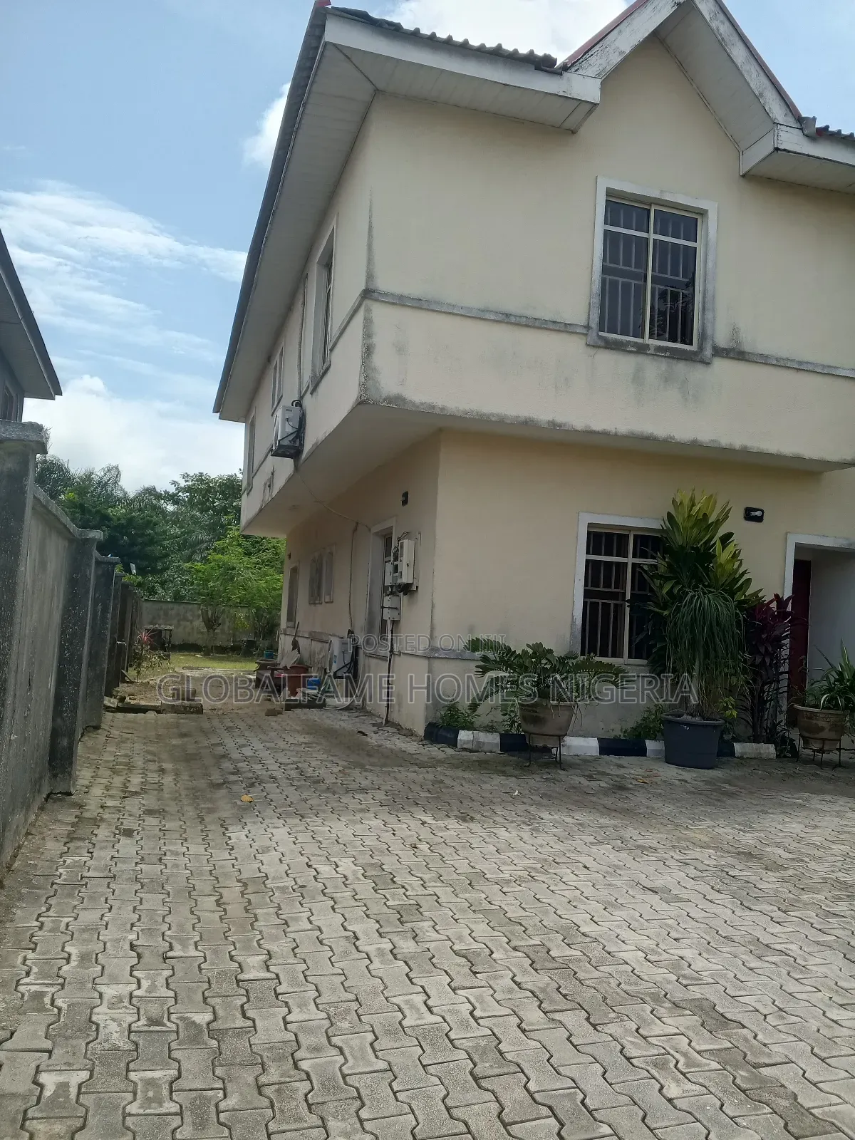 4bdrm Duplex in Crown Estate for sale
