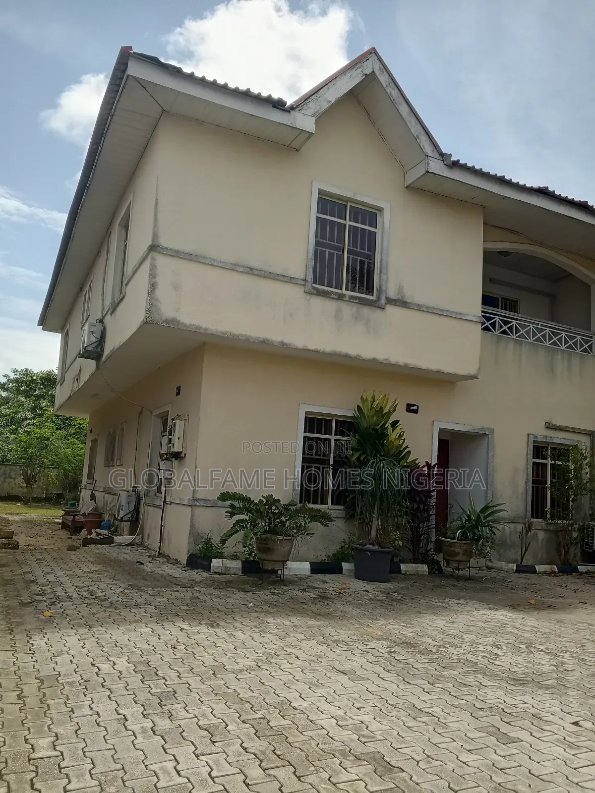 4bdrm Duplex in Crown Estate for sale