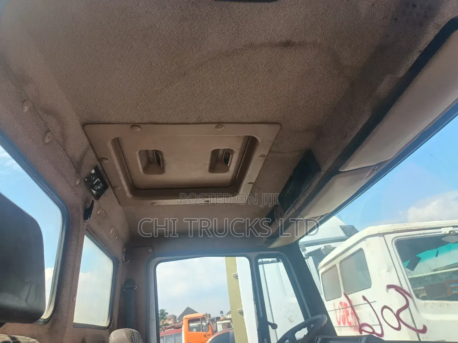 Mercedes Benz 814 Cap and Chassis Truck 7tons