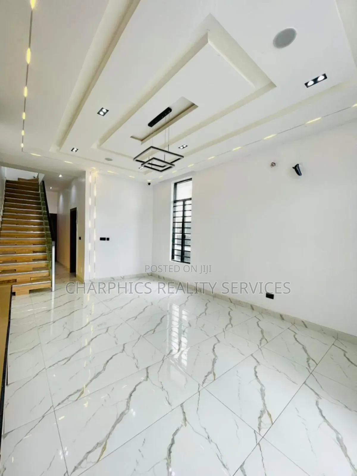 4bdrm Duplex in Ikota for sale