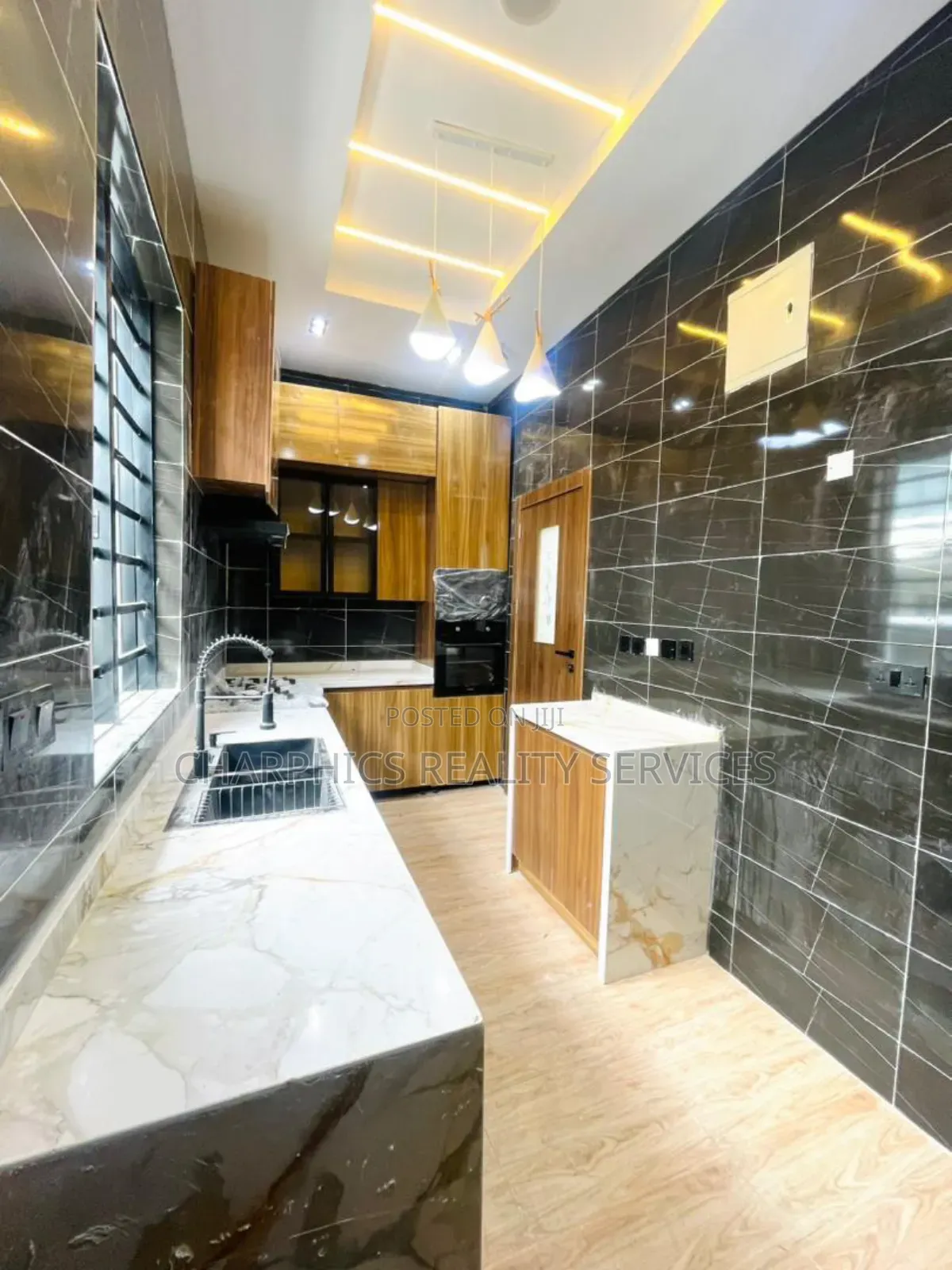 4bdrm Duplex in Ikota for sale