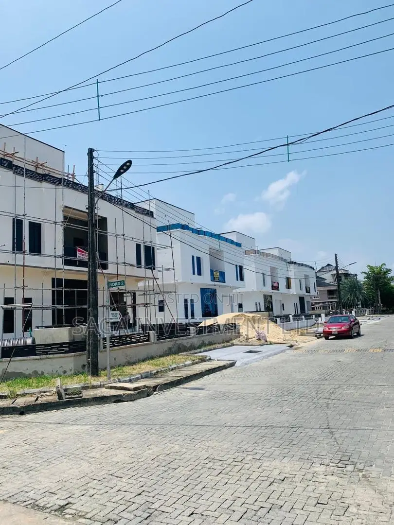 5bdrm Mansion in Victory Park Estate, Osapa london for sale