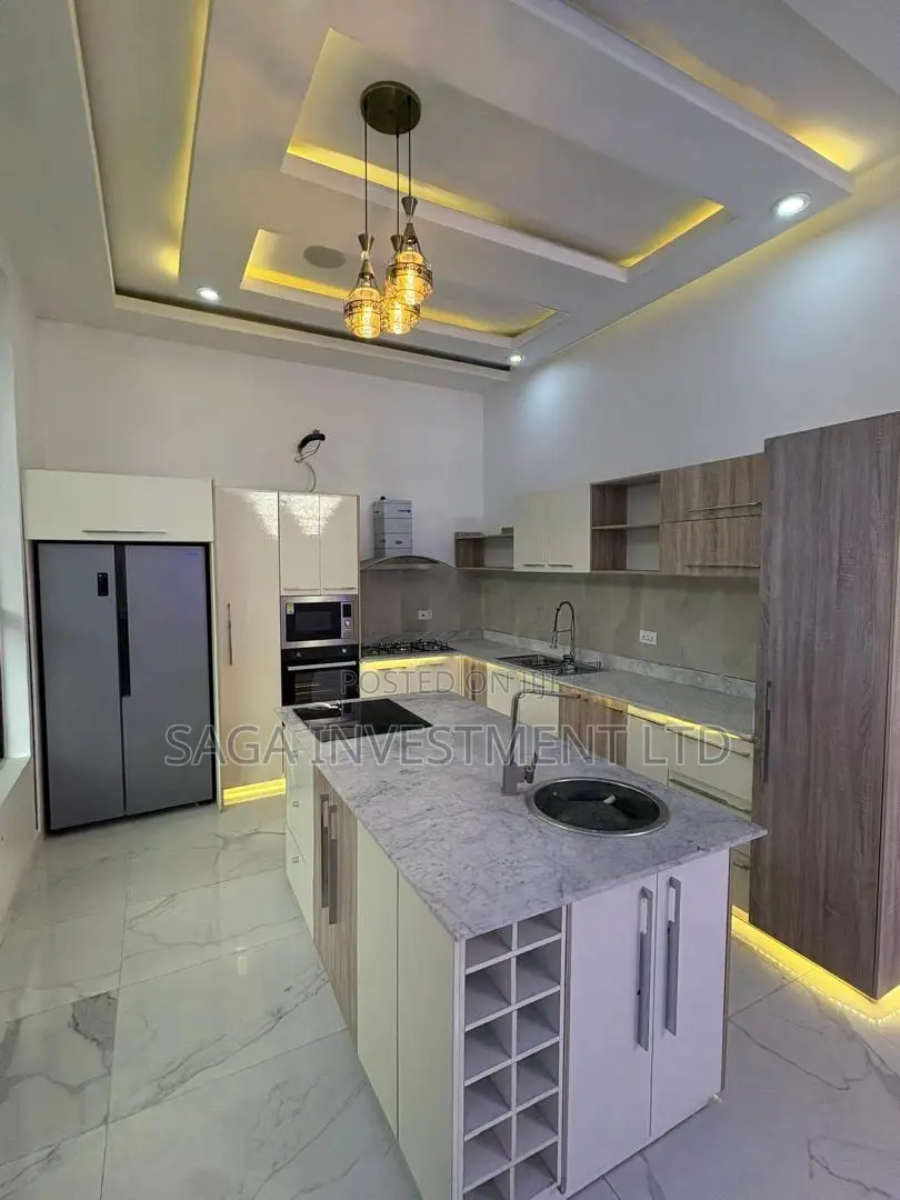 5bdrm Mansion in Victory Park Estate, Osapa london for sale