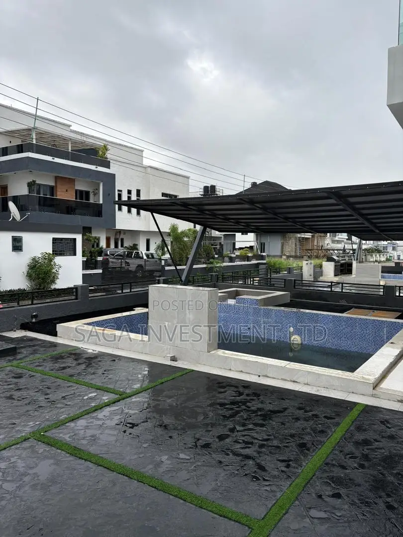 5bdrm Mansion in Victory Park Estate, Osapa london for sale