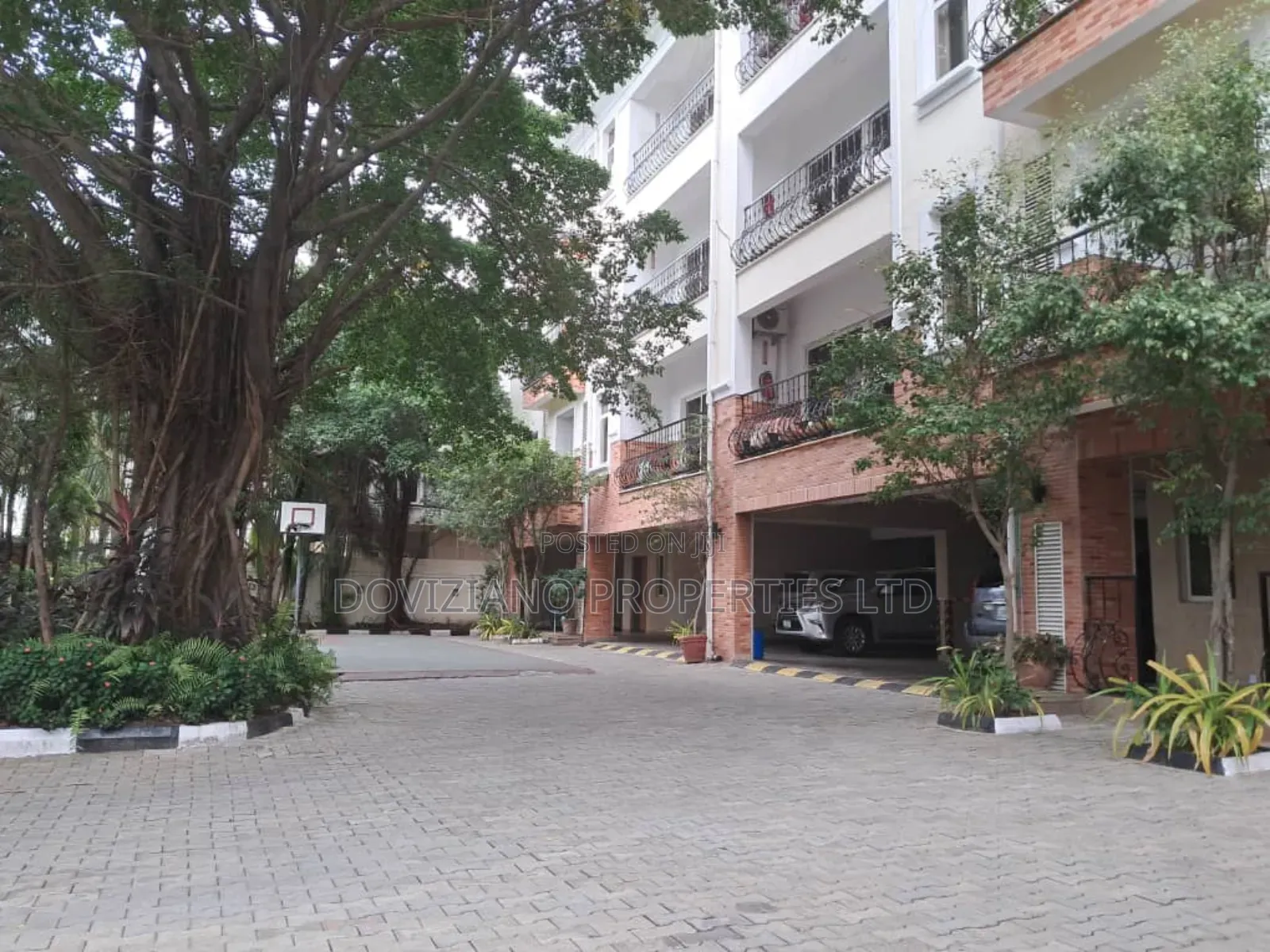 3bdrm Block of Flats in Parkview Estate for rent
