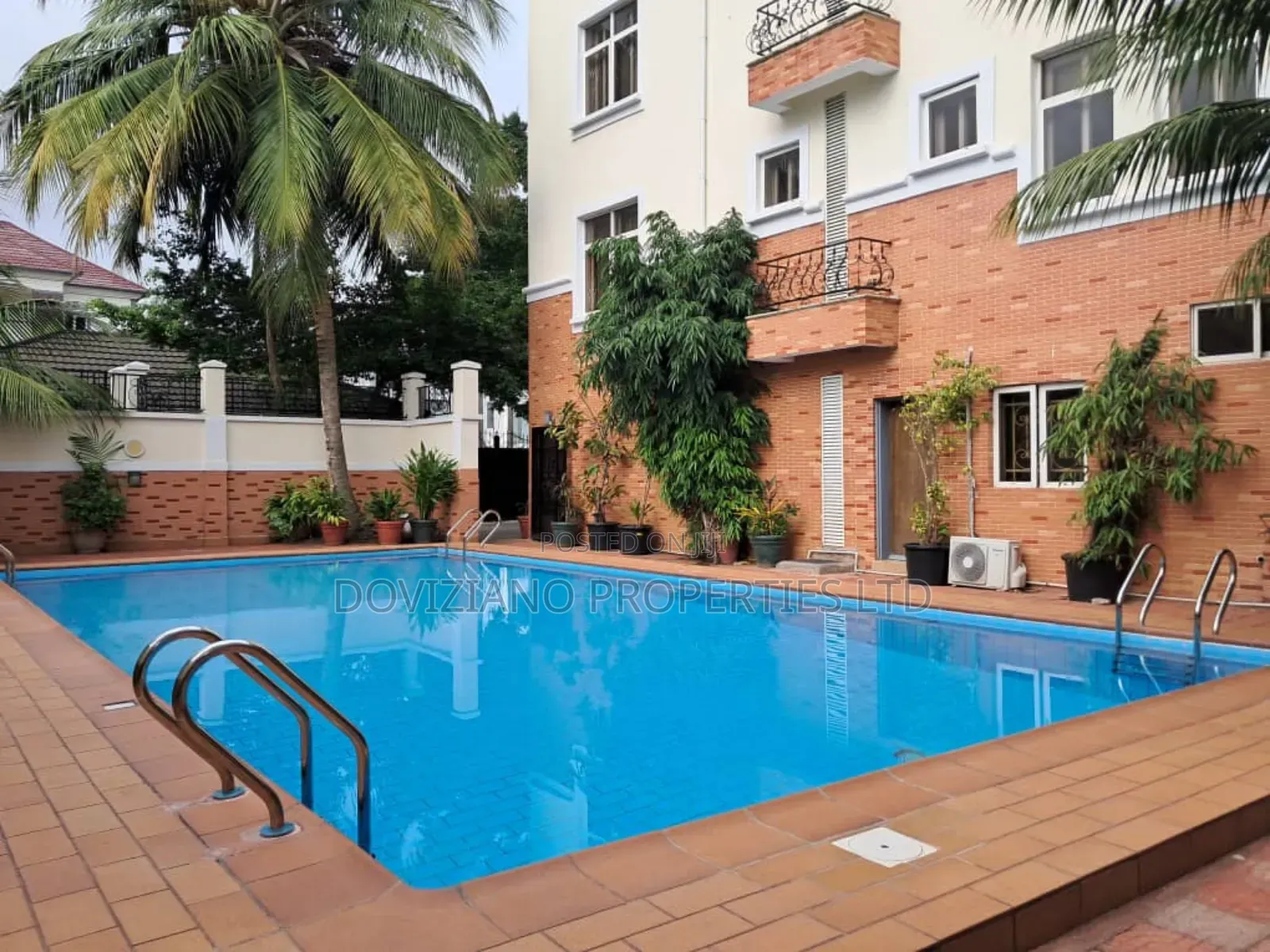 3bdrm Block of Flats in Parkview Estate for rent