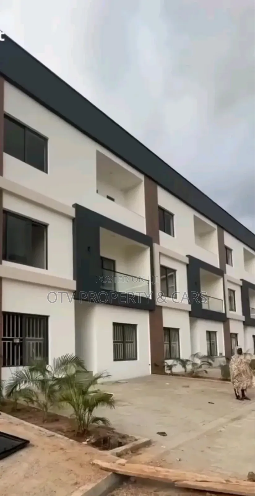Furnished 5bdrm Townhouse/Terrace in Jahi for sale