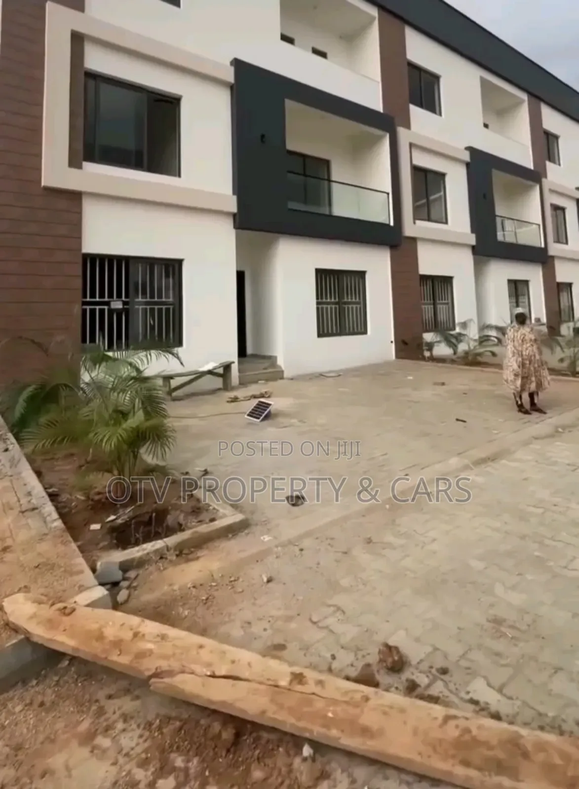Furnished 5bdrm Townhouse/Terrace in Jahi for sale