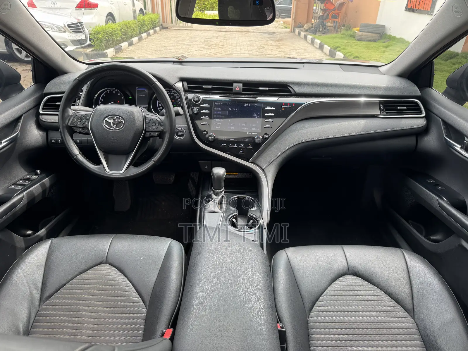 Toyota Camry SE FWD (2.5L 4cyl 8AM) 2018 Gray