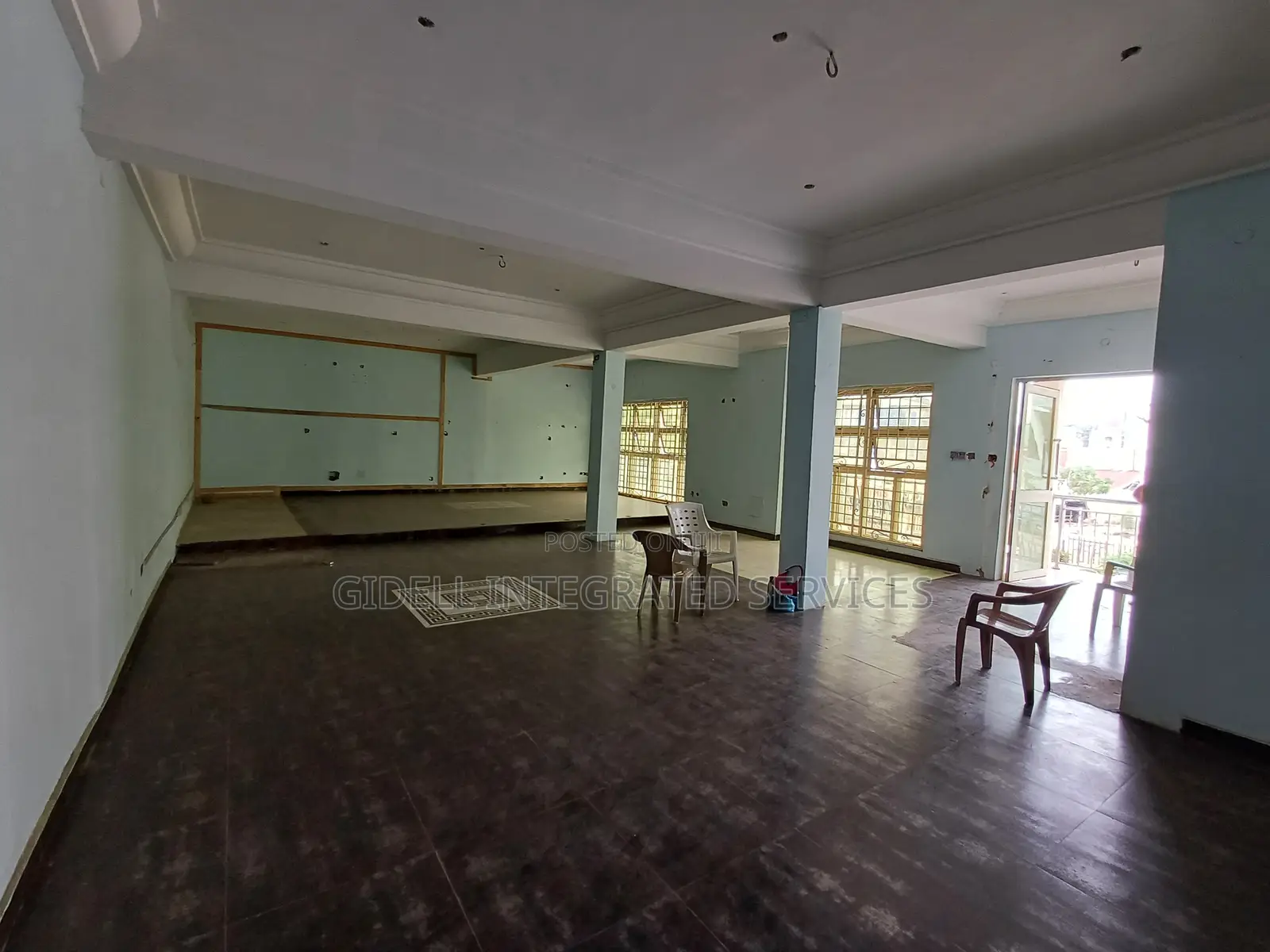 210sqm Shop / Office Space on the First Floor