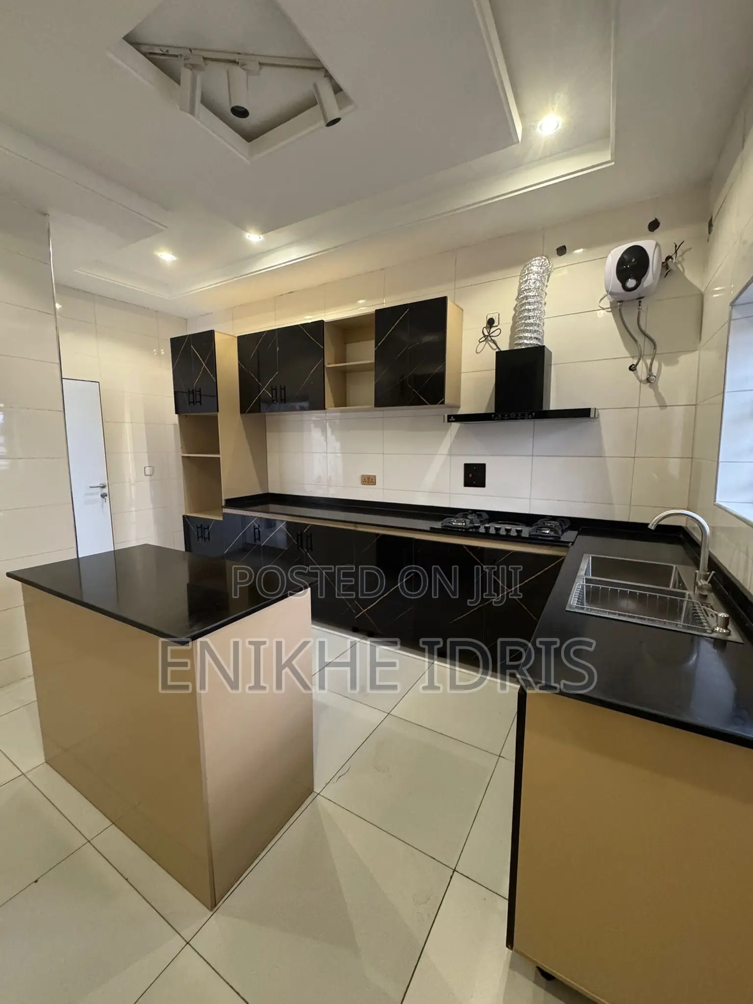 4bdrm Duplex in Lugbe District for sale