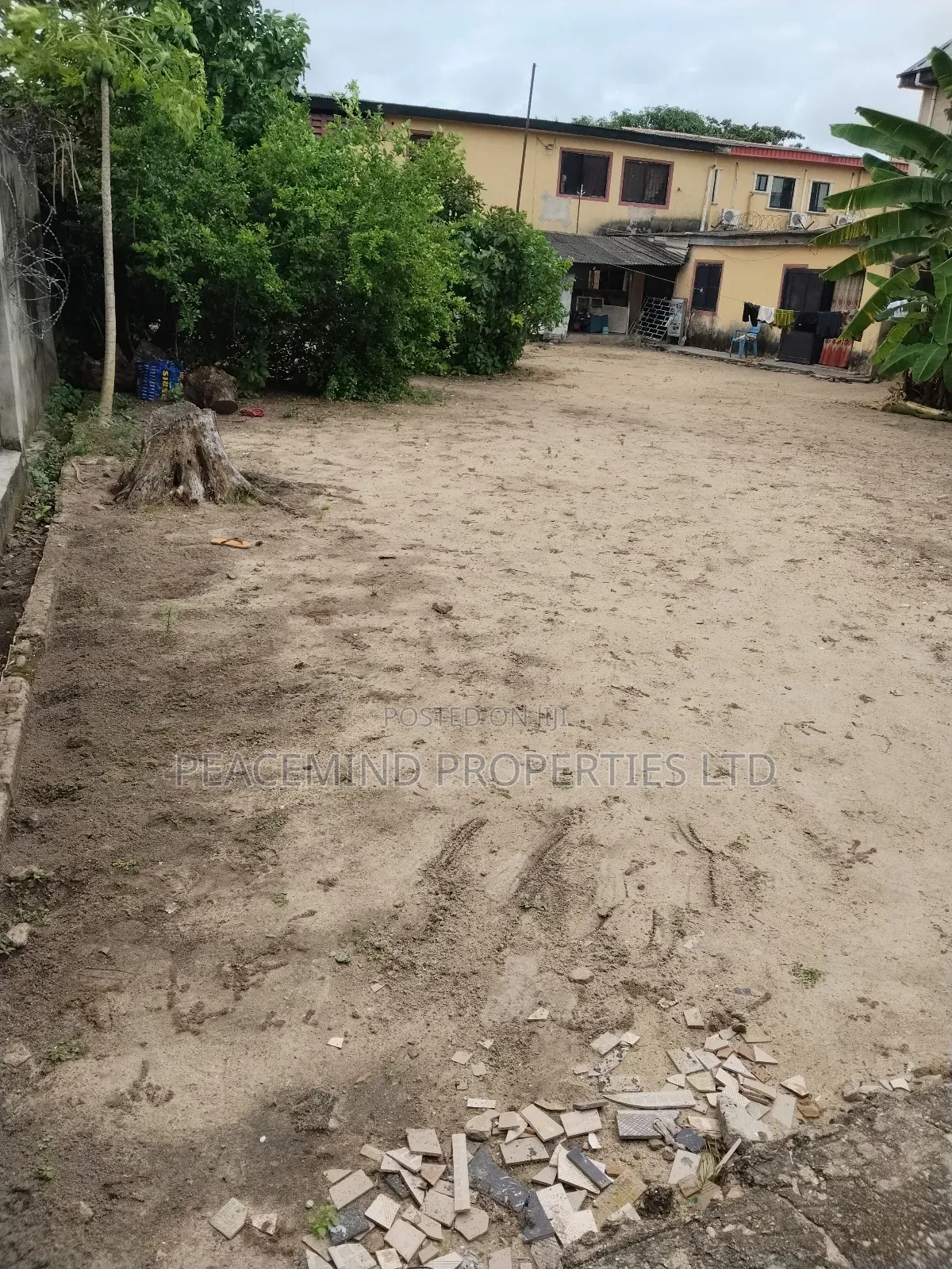3bdrm Block of Flats in Igbede-Ojo Lagos, Alaba for sale
