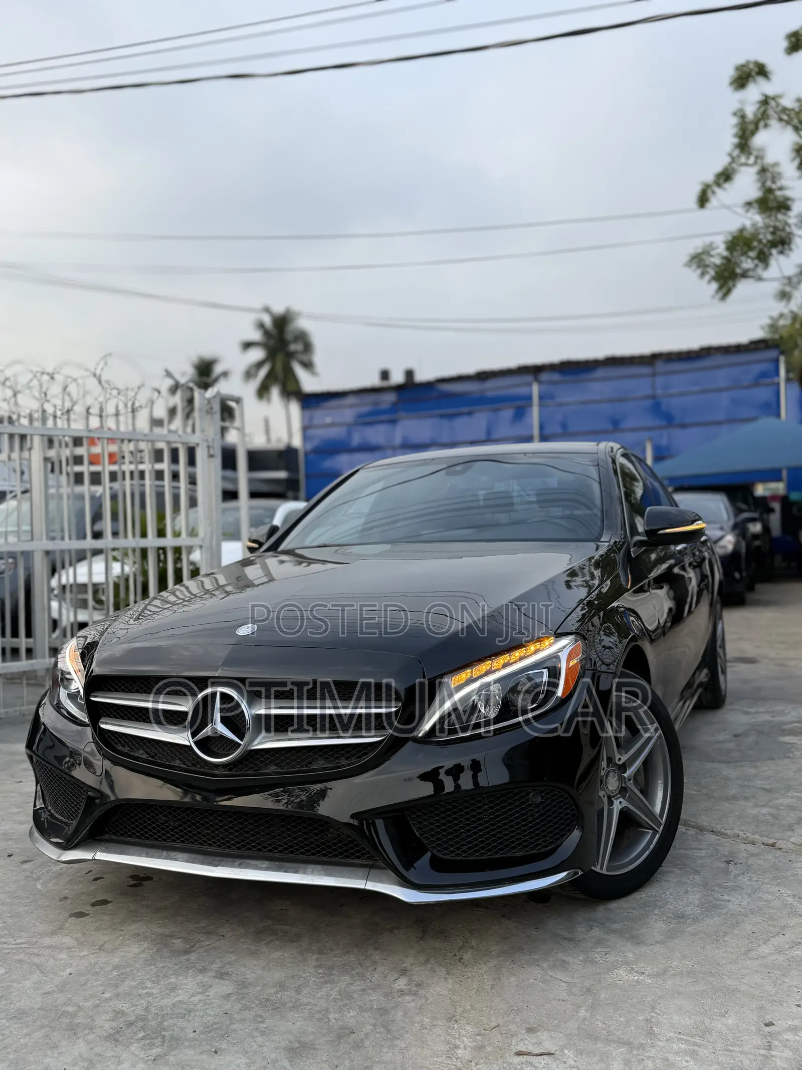 Mercedes-Benz C300 Luxury 4dr AWD 4Matic Sedan (2.0L 4cyl 7A) 2015