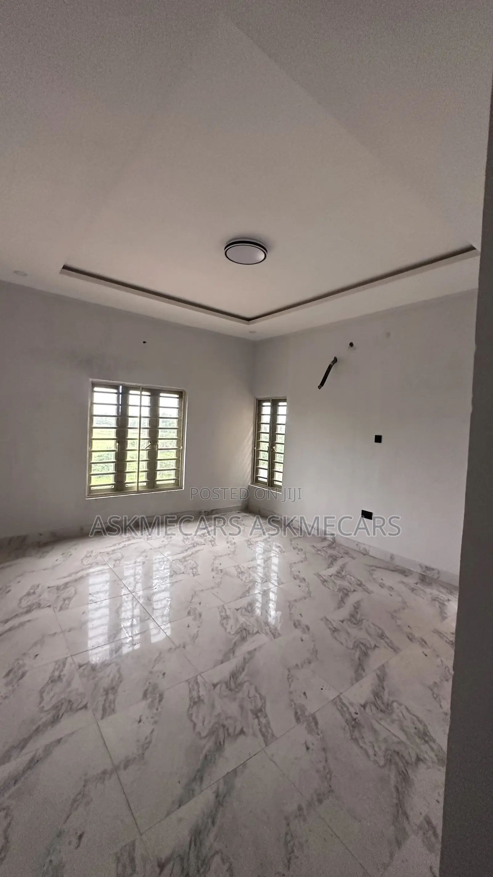 3bdrm Room & Parlour in Monastery Road, Ajah for rent