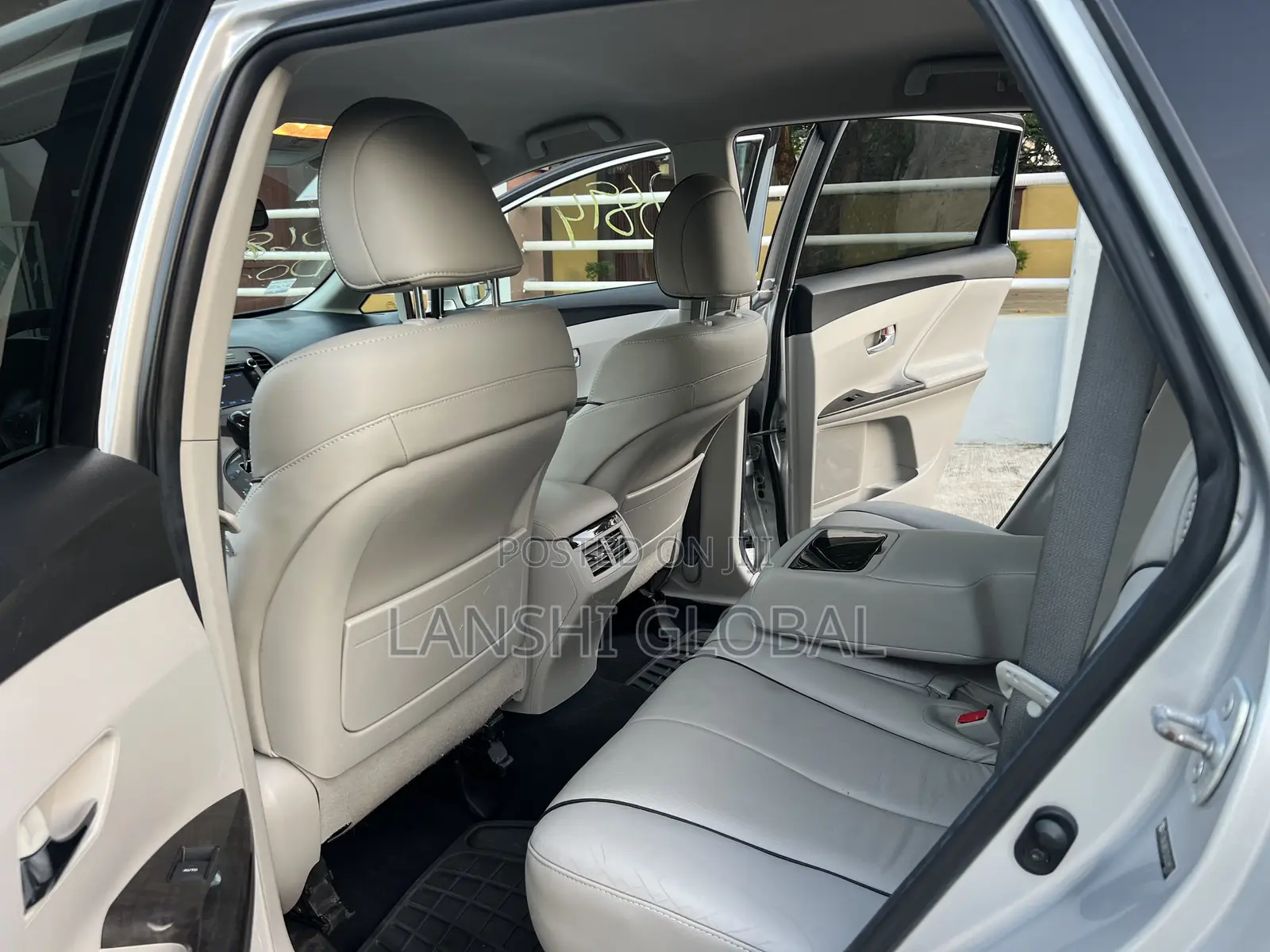 Toyota Venza XLE AWD 2013 Silver