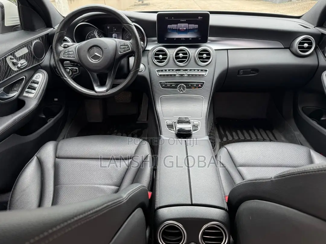 Mercedes-Benz C-Class C 300 4MATIC (W205) 2018 White