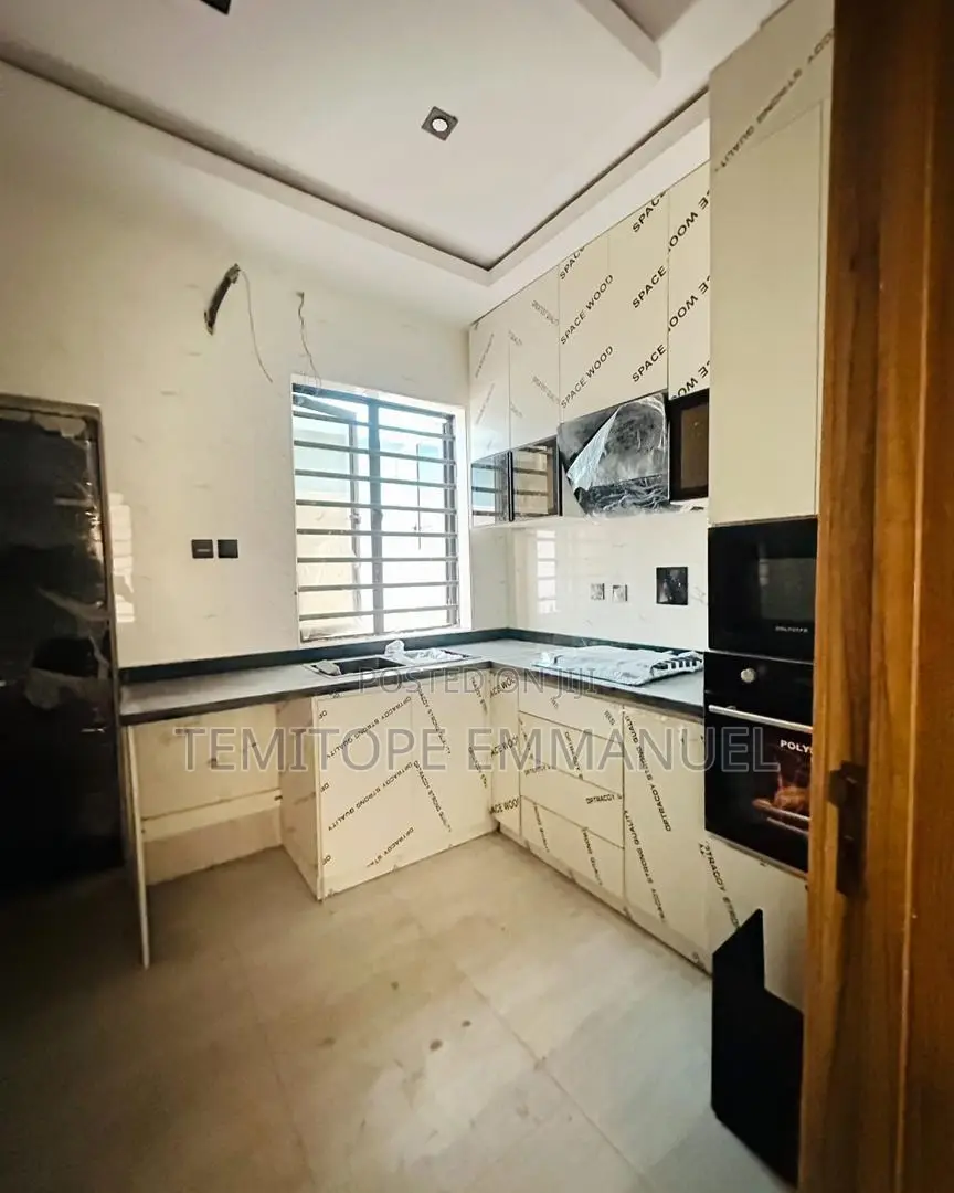 Furnished 4bdrm Duplex in Magodo Phase 1 for sale