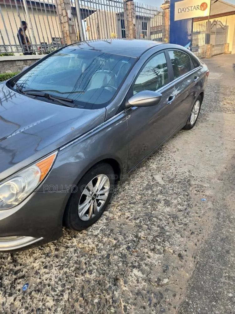 Hyundai Sonata GLS Sedan FWD (2.4L 4cyl 6A) 2013 Gray