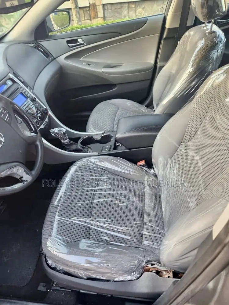 Hyundai Sonata GLS Sedan FWD (2.4L 4cyl 6A) 2013 Gray