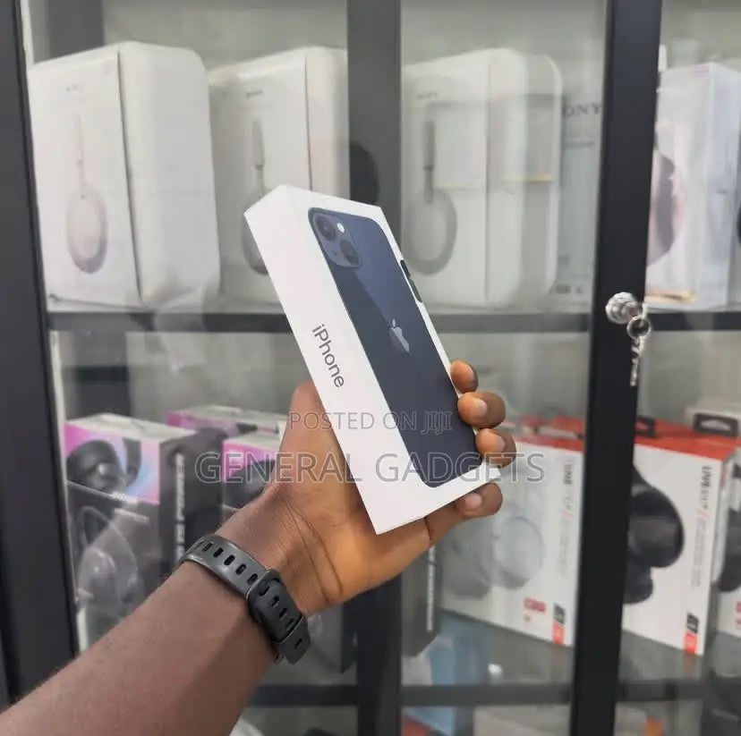 New Apple iPhone 13 128 GB Blue