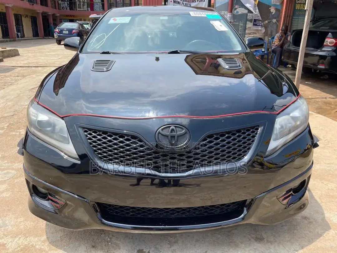 Toyota Camry SE V6 4dr Sedan (3.5L 6cyl 6A) 2011 Black