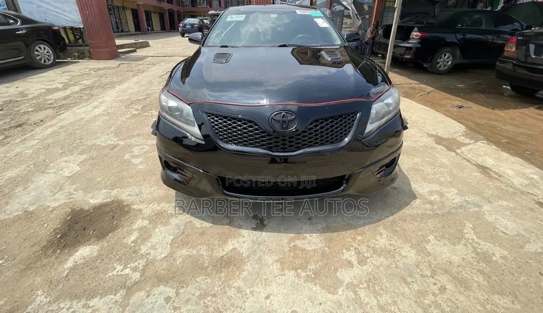 Toyota Camry SE V6 4dr Sedan (3.5L 6cyl 6A) 2011 Black