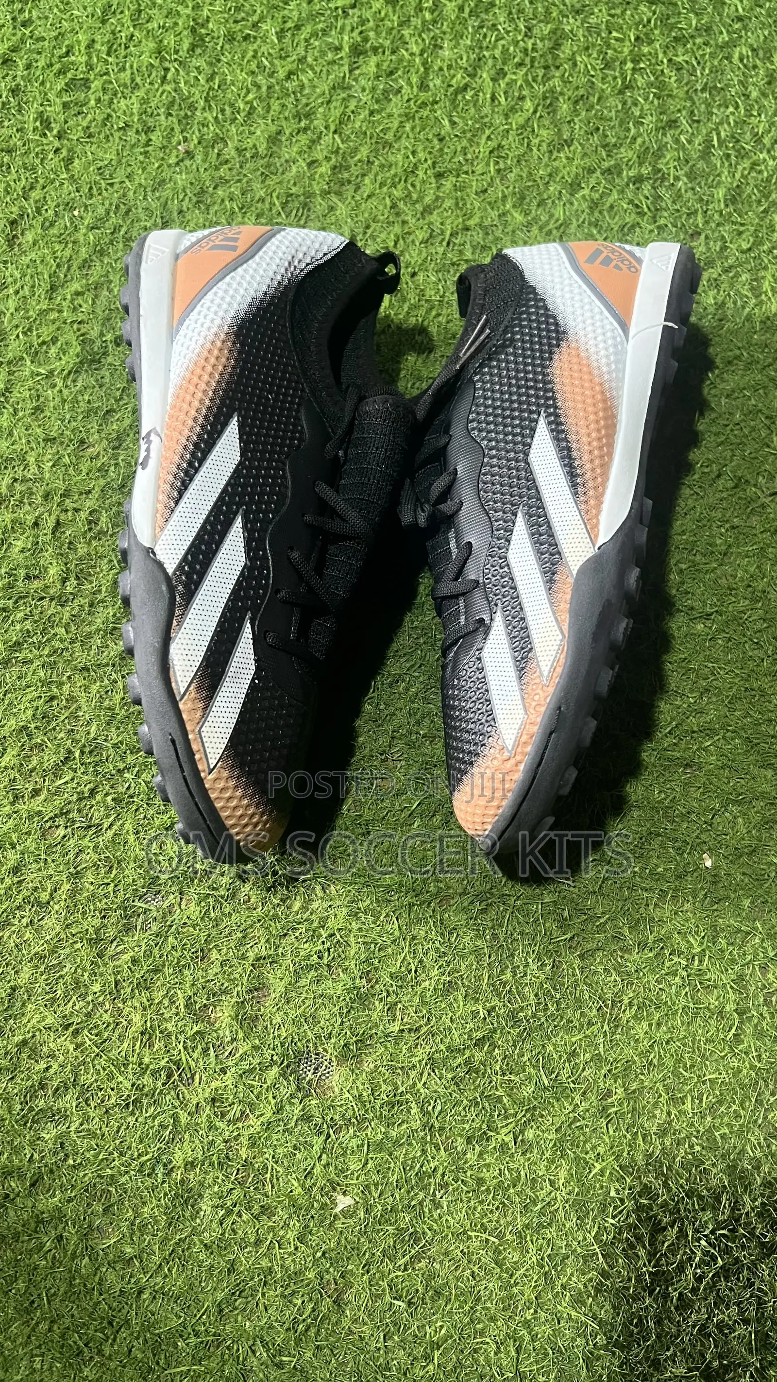 Adidas Predator Astro (40)