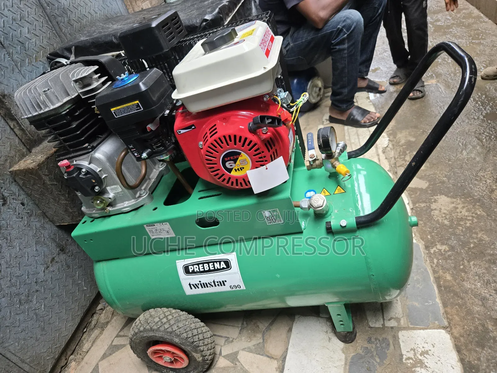 Air Compressor With The Engine 100l 3hp