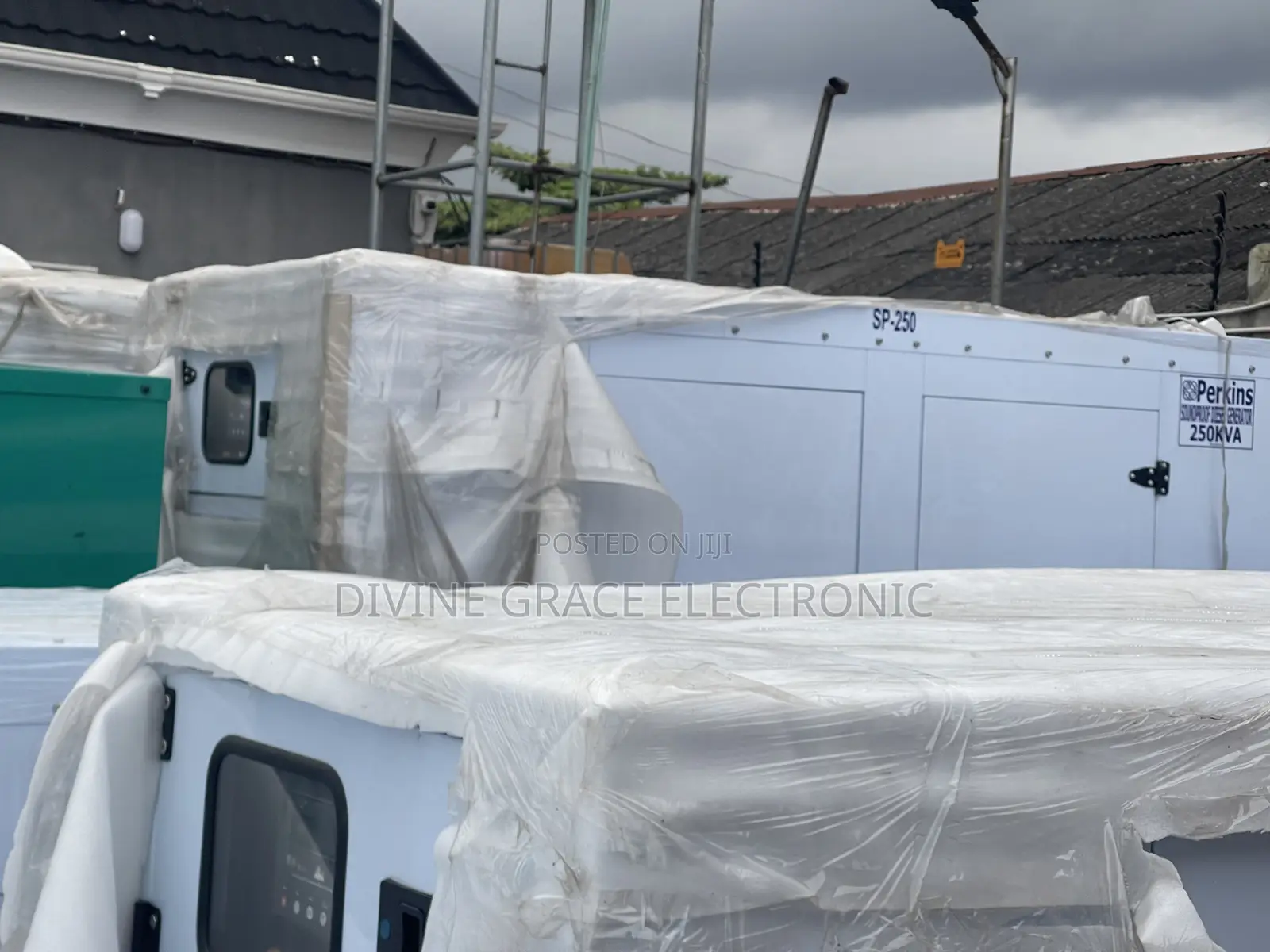 250kva Perkins Soundproof Generator Diesel Ll