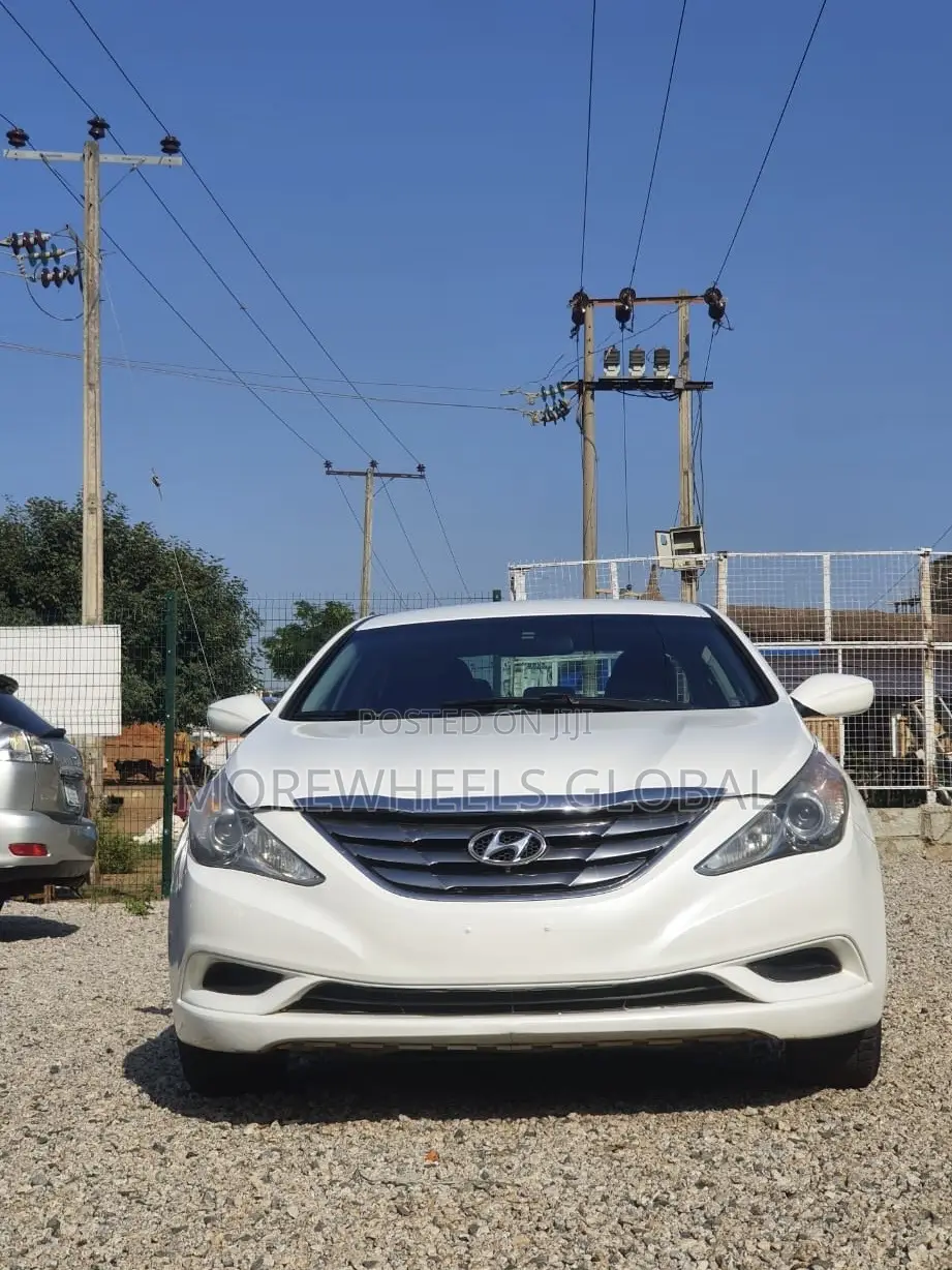 Hyundai Sonata GLS Sedan FWD (2.4L 4cyl 6A) 2012 White