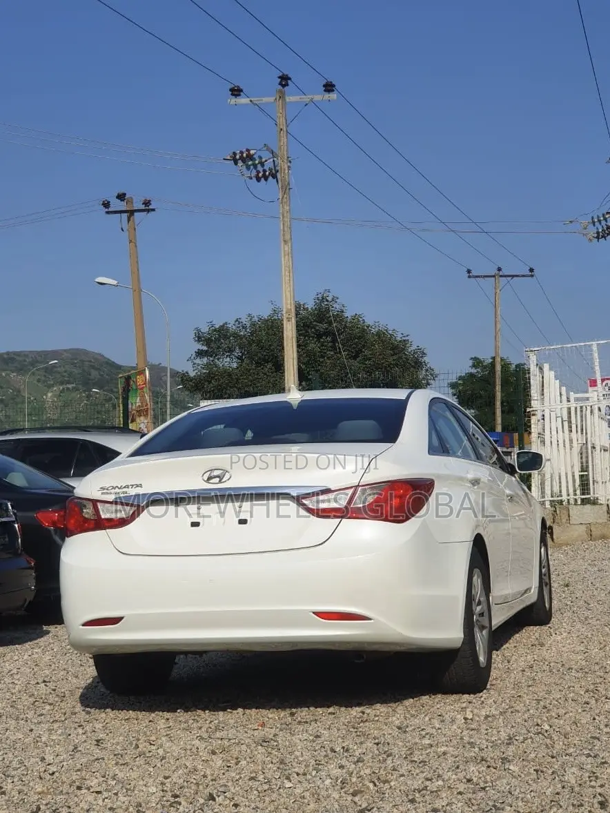 Hyundai Sonata GLS Sedan FWD (2.4L 4cyl 6A) 2012 White