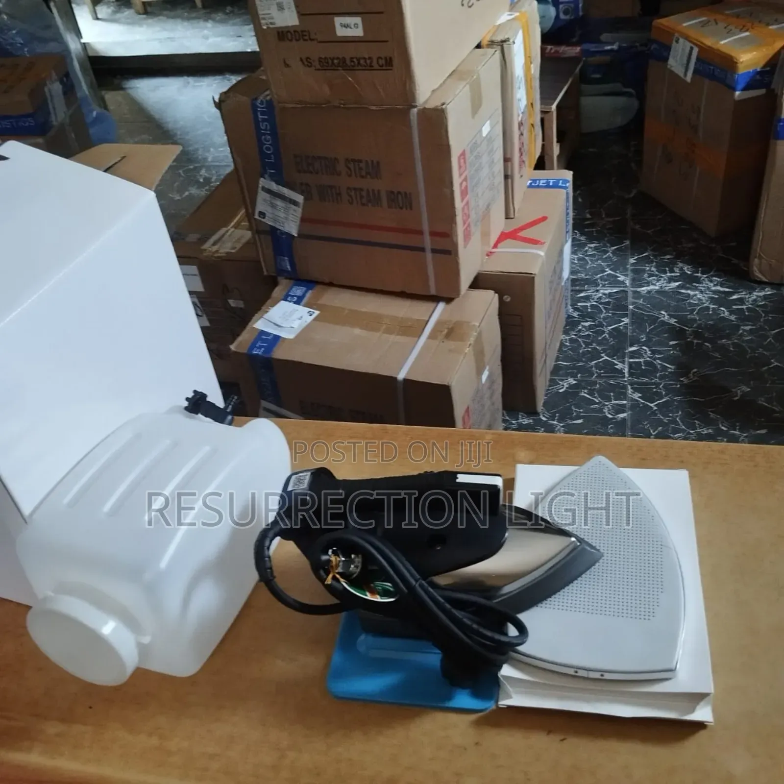 Brand New Quality Gravity Feed Industrial Steam Iron With Teflon Shoe