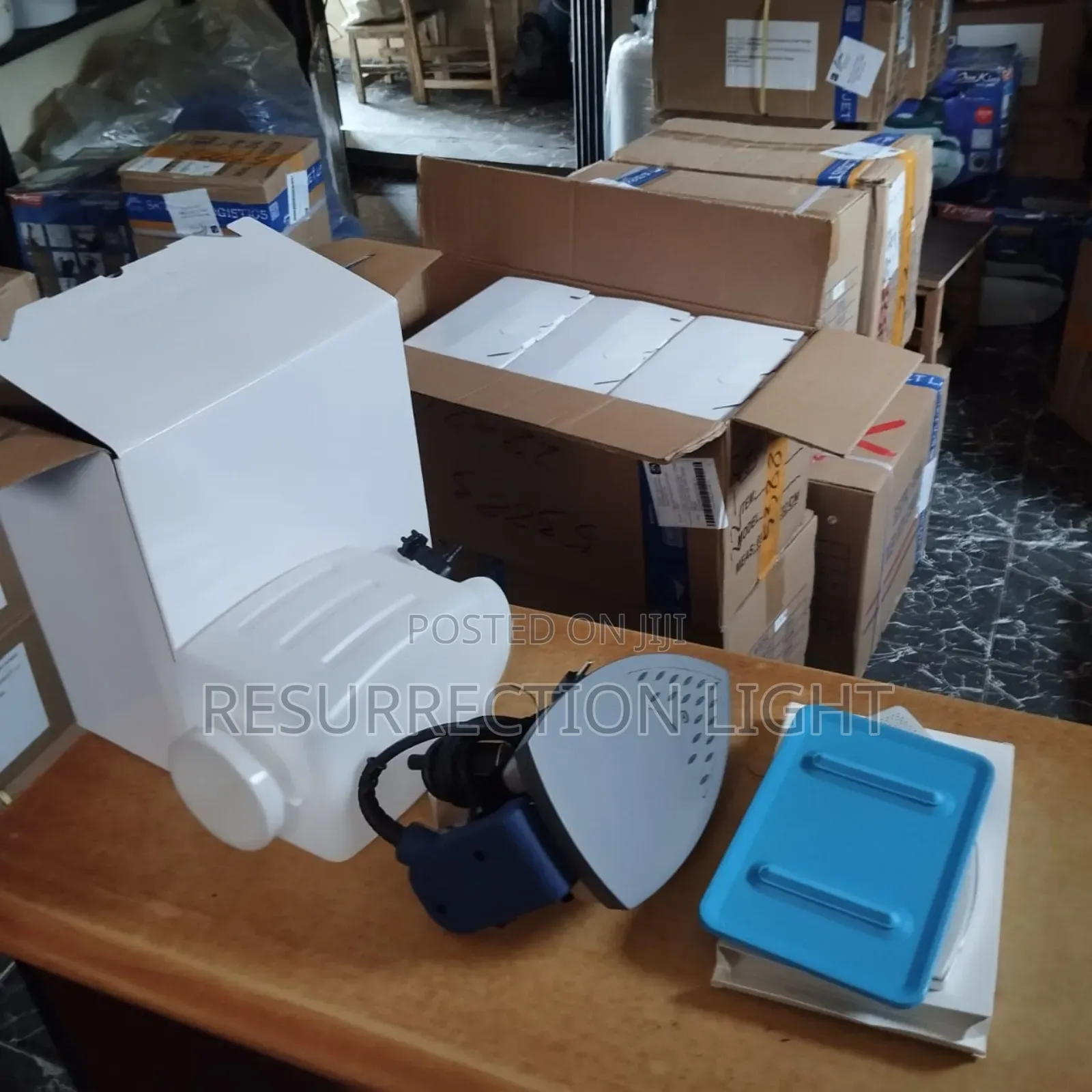 Brand New Quality Gravity Feed Industrial Steam Iron With Teflon Shoe