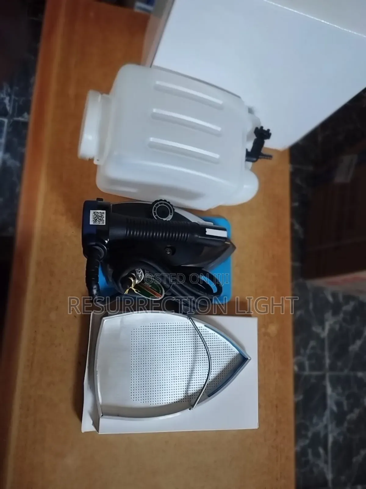 Brand New Quality Gravity Feed Industrial Steam Iron With Teflon Shoe