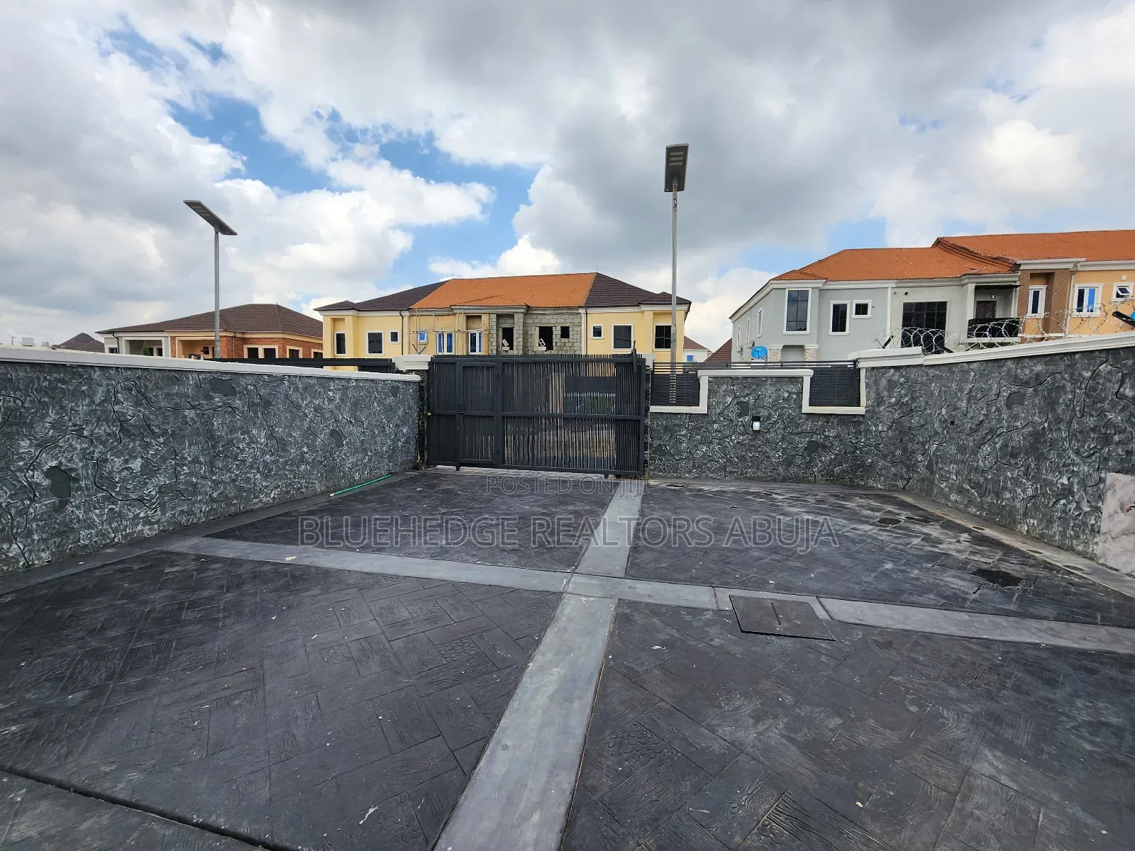 4bdrm Duplex in Asokoro for sale