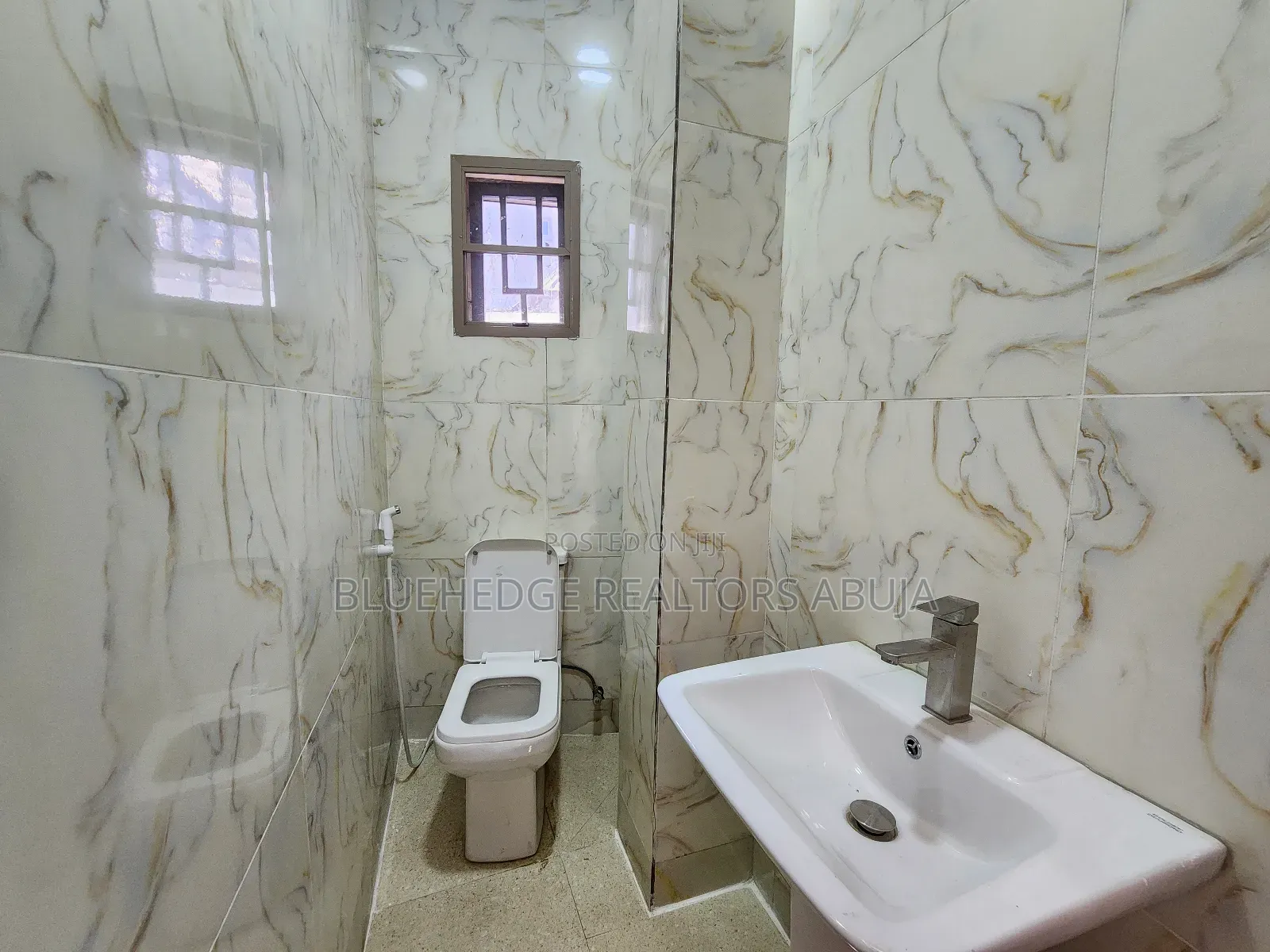 4bdrm Maisonette in Asokoro for sale