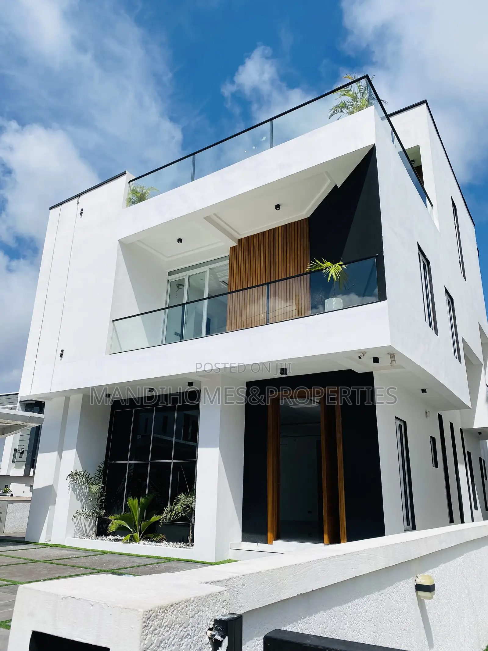 5bdrm Duplex in Lekki for sale