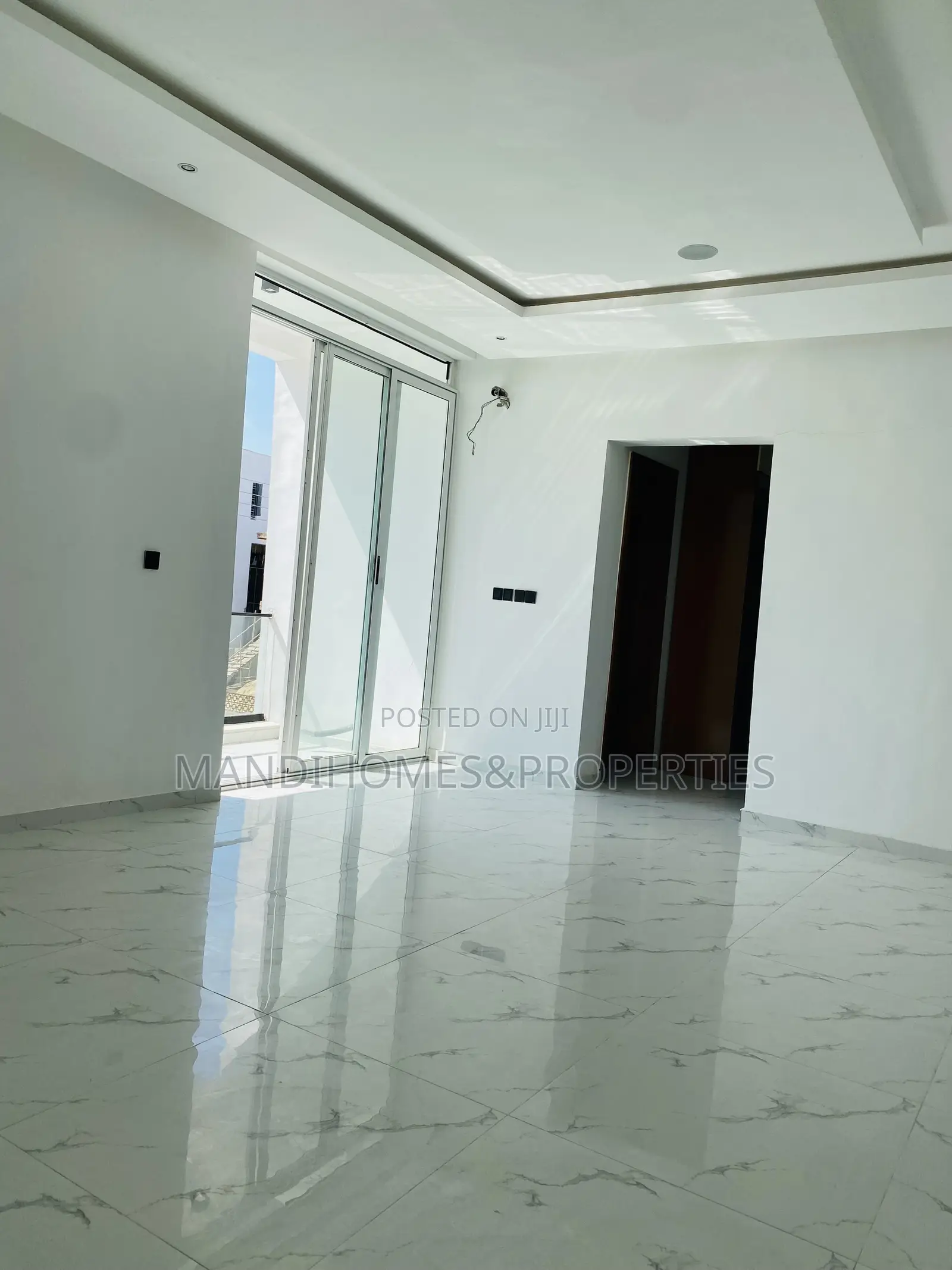 5bdrm Duplex in Lekki for sale