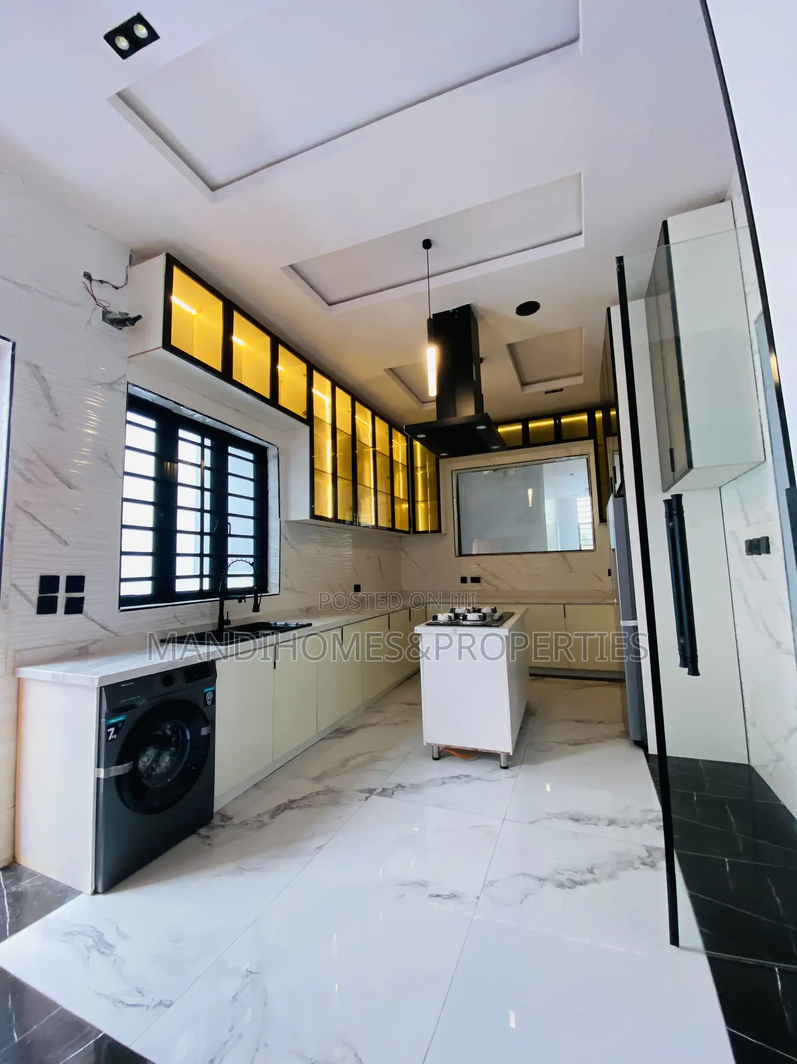 5bdrm Duplex in Lekki for sale