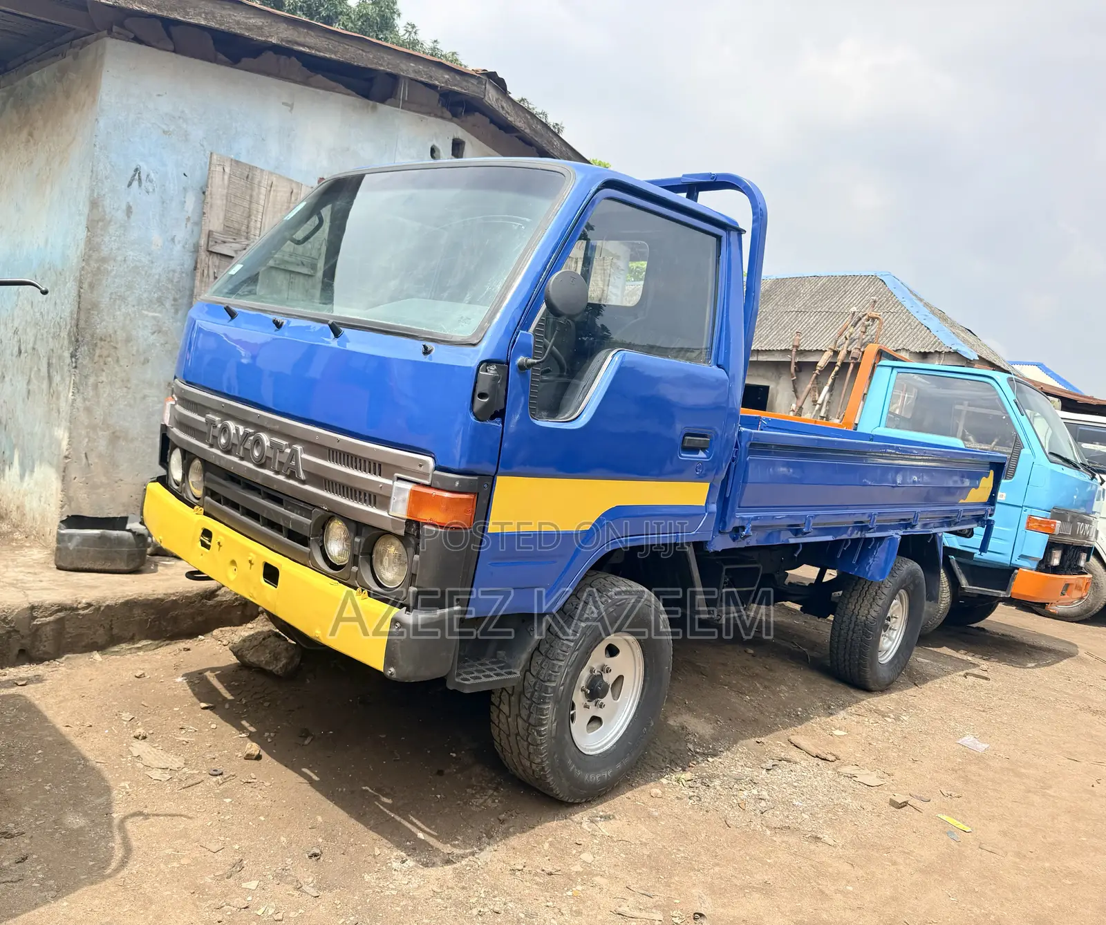 Toyota Dyna 150 Normal Bucket 4 Wheel 1998 Model Petrol Engine