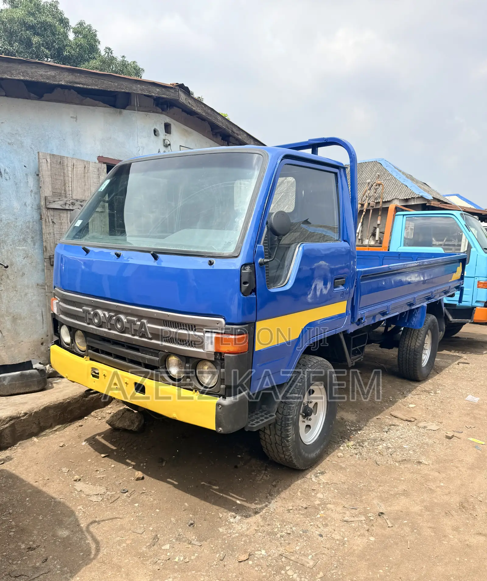 Toyota Dyna 150 Normal Bucket 4 Wheel 1998 Model Petrol Engine