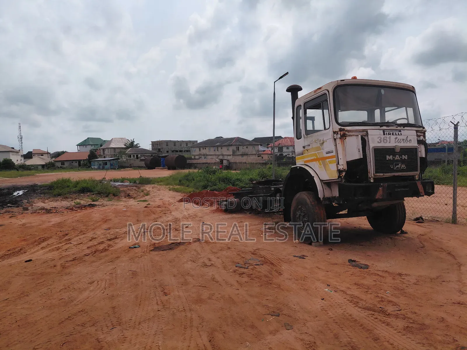 16 Acers of Land Along Lagos Ibadan Expressway